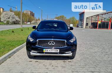 Внедорожник / Кроссовер Infiniti QX70 2016 в 