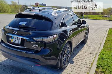 Внедорожник / Кроссовер Infiniti QX70 2016 в 