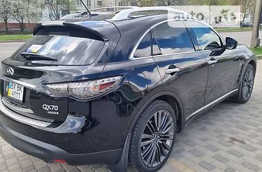 Внедорожник / Кроссовер Infiniti QX70 2016 в 