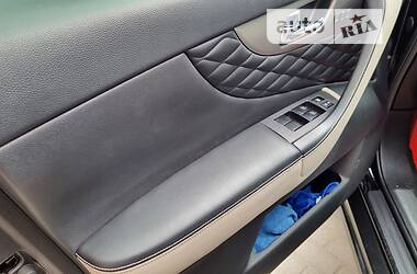 Внедорожник / Кроссовер Infiniti QX70 2016 в 
