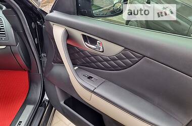 Внедорожник / Кроссовер Infiniti QX70 2016 в 