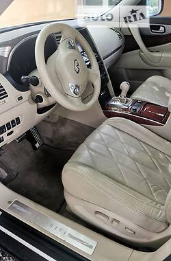 Внедорожник / Кроссовер Infiniti QX70 2013 в Чугуеве