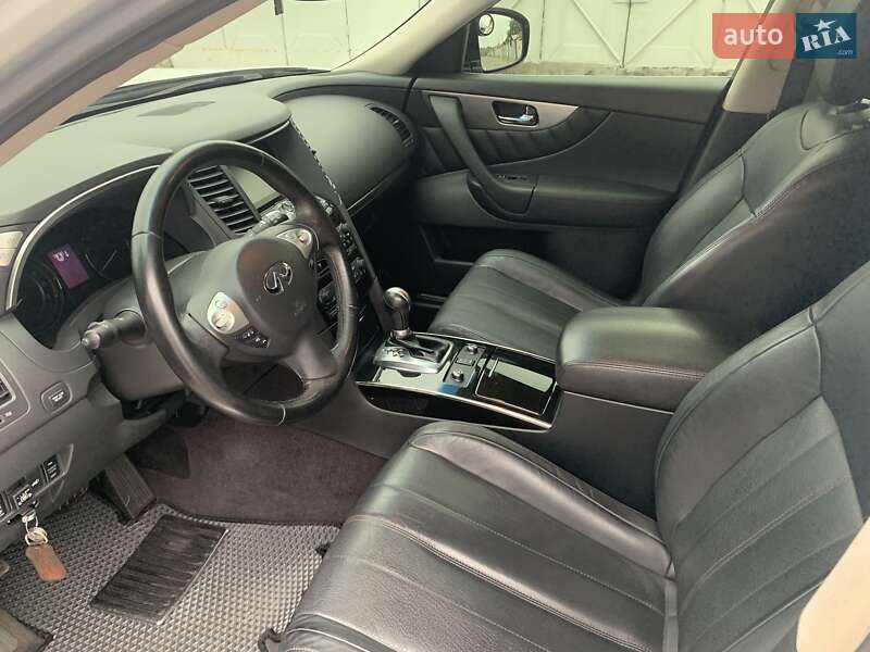 Внедорожник / Кроссовер Infiniti QX70 2017 в Запорожье