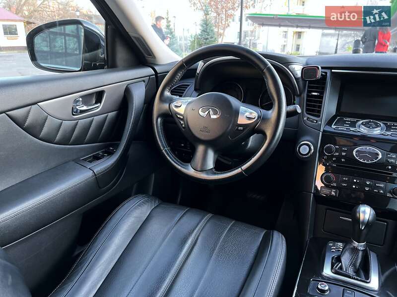 Внедорожник / Кроссовер Infiniti QX70 2016 в Киеве