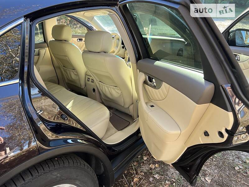 Позашляховик / Кросовер Infiniti QX70 2016 в Черкасах