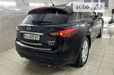 Внедорожник / Кроссовер Infiniti QX70 2013 в 