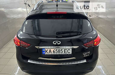 Внедорожник / Кроссовер Infiniti QX70 2013 в 