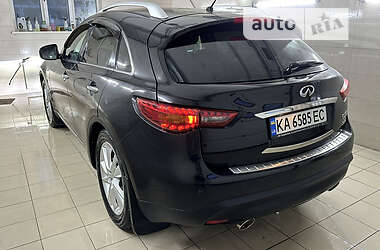 Внедорожник / Кроссовер Infiniti QX70 2013 в 