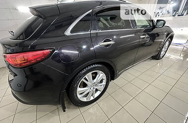 Внедорожник / Кроссовер Infiniti QX70 2013 в 