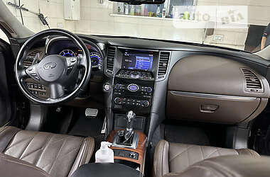 Внедорожник / Кроссовер Infiniti QX70 2013 в 