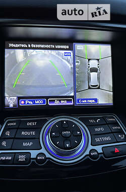 Внедорожник / Кроссовер Infiniti QX70 2013 в 