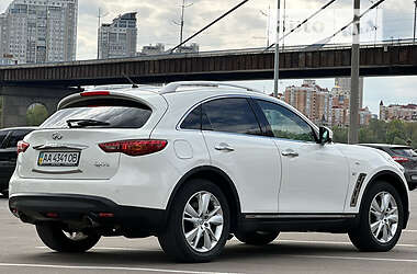 Позашляховик / Кросовер Infiniti QX70 2013 в Києві