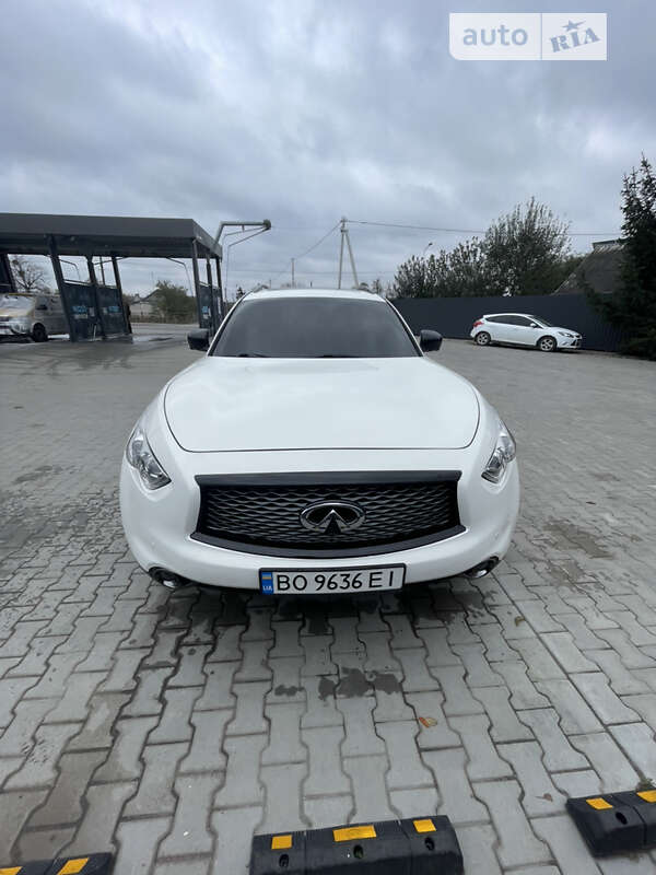 Внедорожник / Кроссовер Infiniti QX70 2014 в Тернополе
