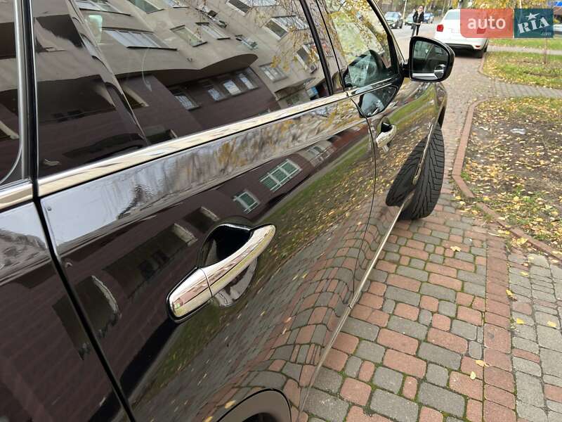 Позашляховик / Кросовер Infiniti QX70 2014 в Києві