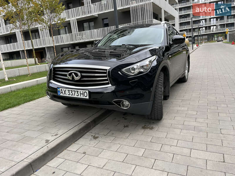 Внедорожник / Кроссовер Infiniti QX70 2013 в Харькове