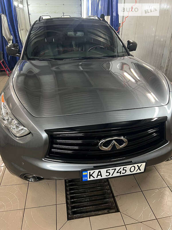 Позашляховик / Кросовер Infiniti QX70 2016 в Вишневому