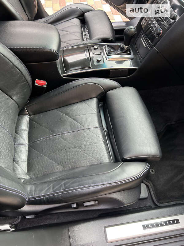 Позашляховик / Кросовер Infiniti QX70 2016 в Вишневому