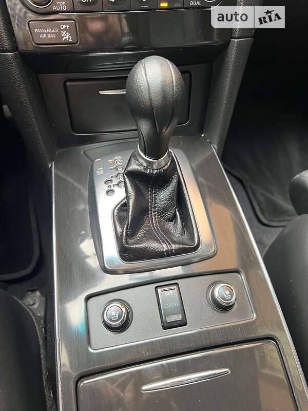 Позашляховик / Кросовер Infiniti QX70 2016 в Вишневому