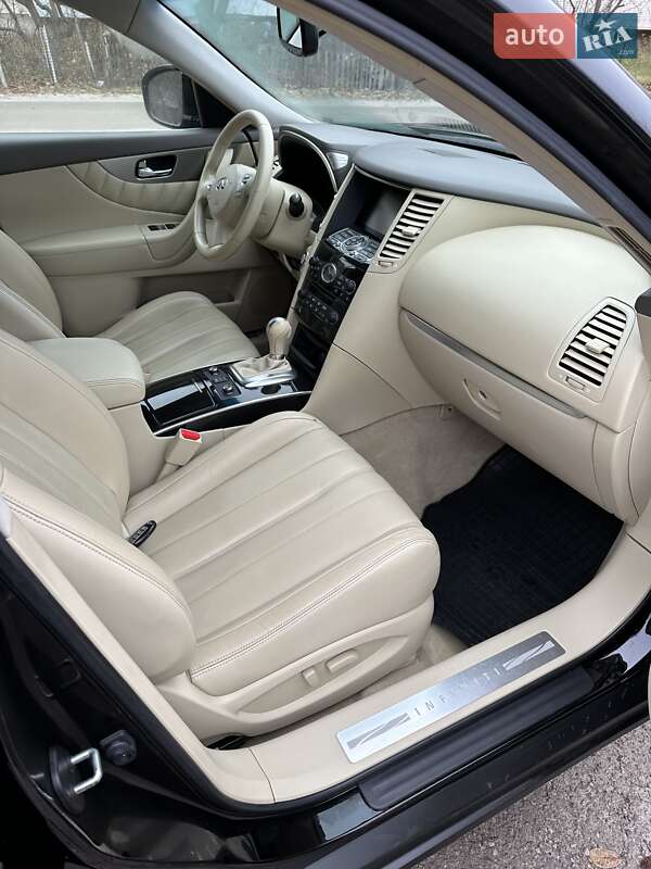 Внедорожник / Кроссовер Infiniti QX70 2016 в Киеве