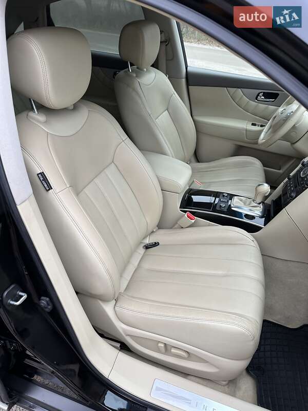 Внедорожник / Кроссовер Infiniti QX70 2016 в Киеве