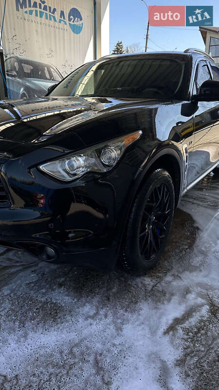 Внедорожник / Кроссовер Infiniti QX70 2015 в Ивано-Франковске