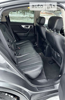 Внедорожник / Кроссовер Infiniti QX70 2013 в Южноукраинске