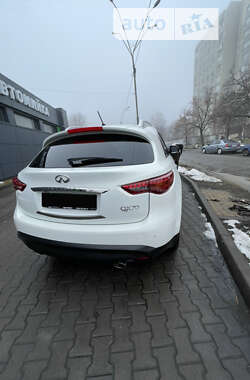 Внедорожник / Кроссовер Infiniti QX70 2015 в Киеве