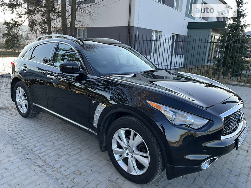 Внедорожник / Кроссовер Infiniti QX70 2015 в Львове