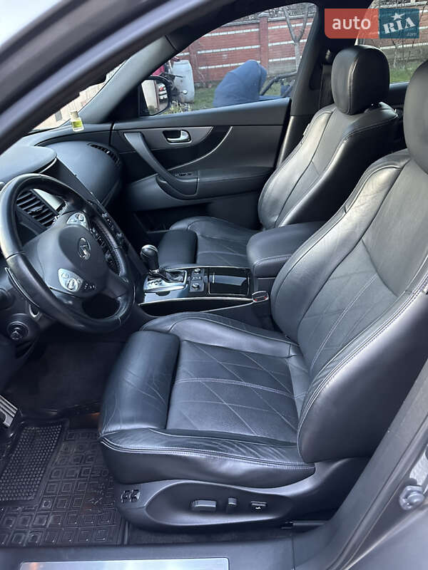 Внедорожник / Кроссовер Infiniti QX70 2015 в Мукачево