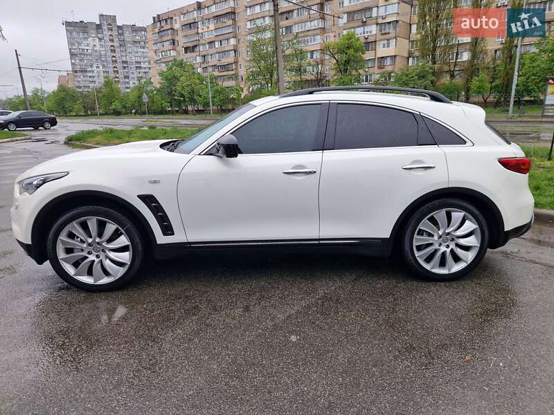 Позашляховик / Кросовер Infiniti QX70 2016 в Києві