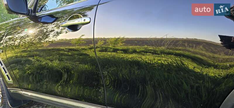 Внедорожник / Кроссовер Infiniti QX70 2013 в Обухове