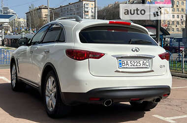 Позашляховик / Кросовер Infiniti QX70 2014 в Києві