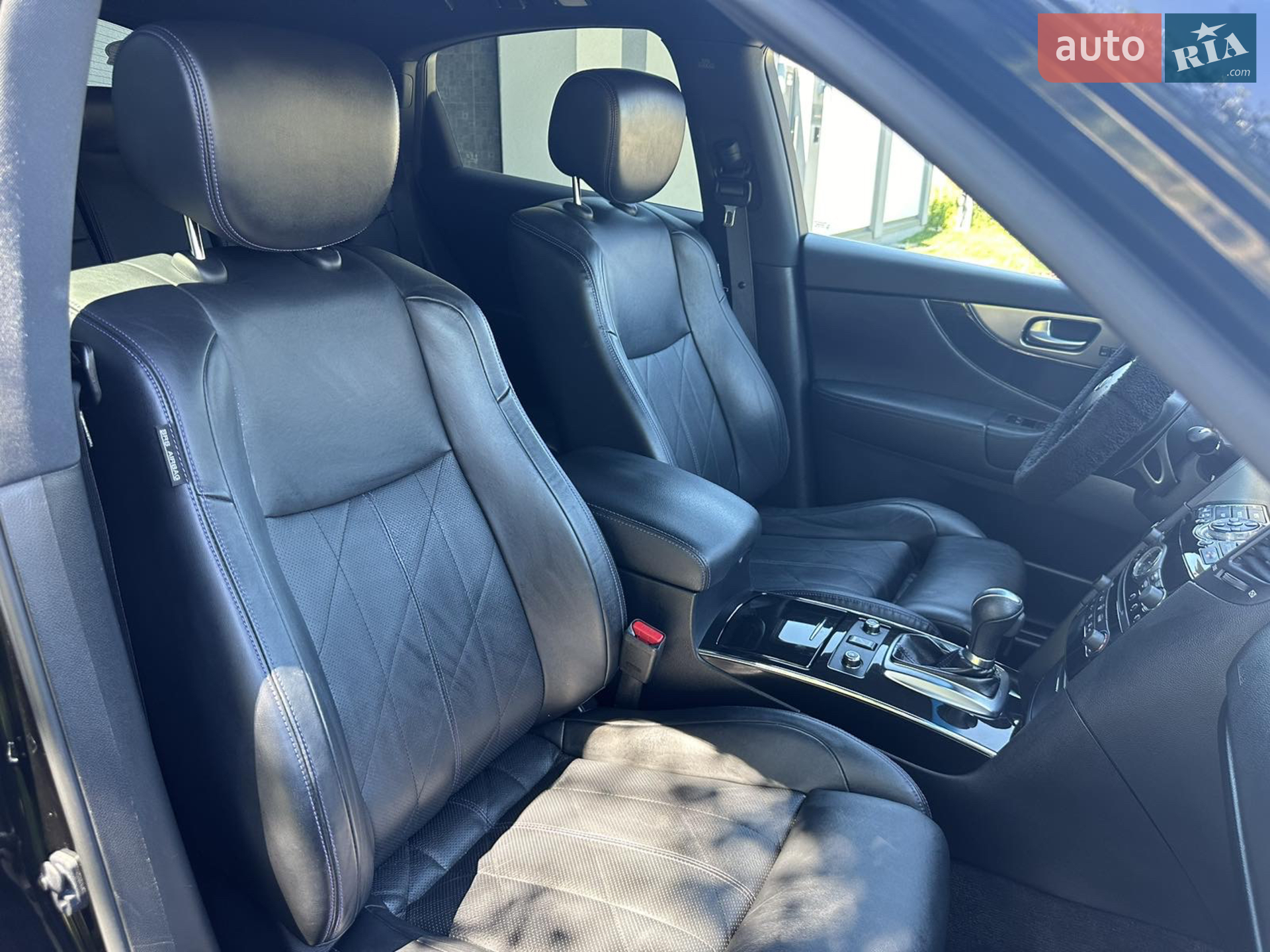 2016 Infiniti QX70 - мініатюра 16