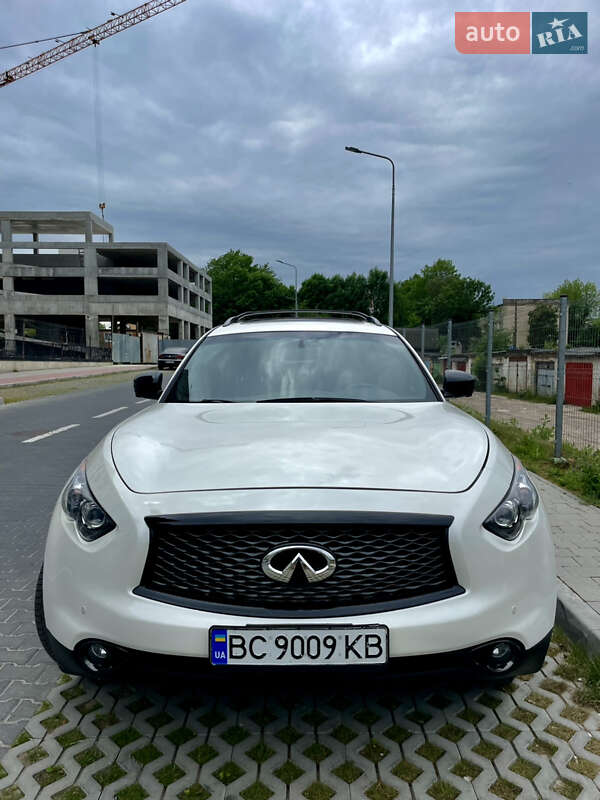 Внедорожник / Кроссовер Infiniti QX70 2016 в Львове