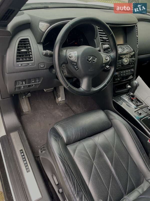 Внедорожник / Кроссовер Infiniti QX70 2016 в Львове