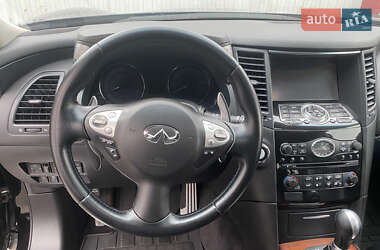 Внедорожник / Кроссовер Infiniti QX70 2013 в Киеве