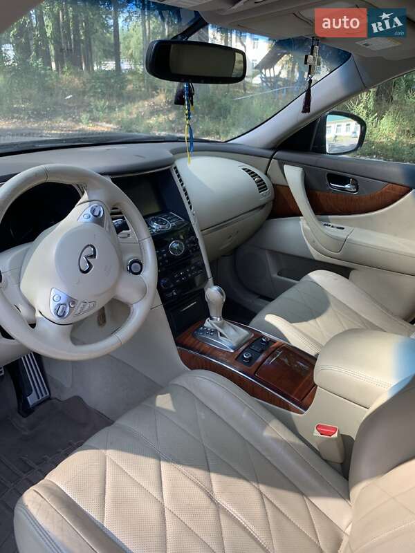 Внедорожник / Кроссовер Infiniti QX70 2014 в Трускавце