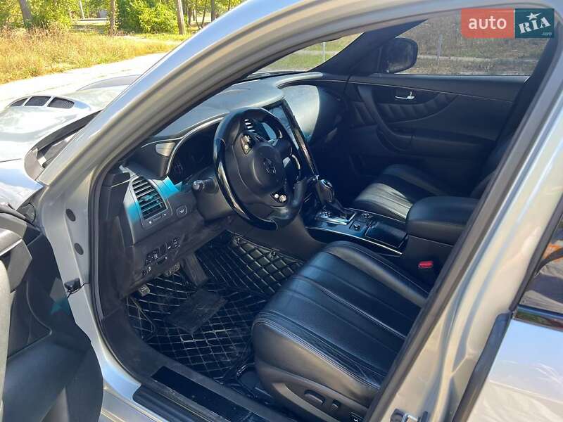 Внедорожник / Кроссовер Infiniti QX70 2015 в Харькове фото 44 Внедорожник / Кроссовер Infiniti QX70 2015 в Харькове