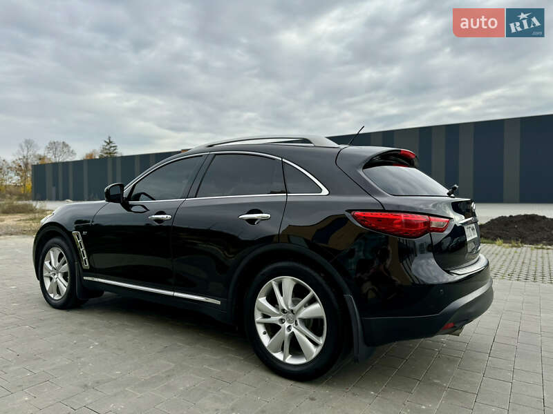 Внедорожник / Кроссовер Infiniti QX70 2016 в Хмельницком
