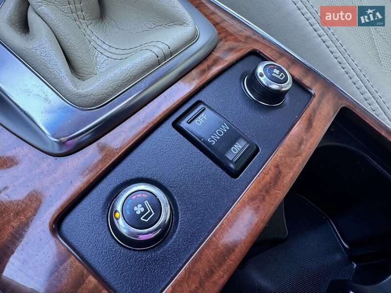 Внедорожник / Кроссовер Infiniti QX70 2013 в Черкассах