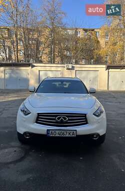 Внедорожник / Кроссовер Infiniti QX70 2015 в 