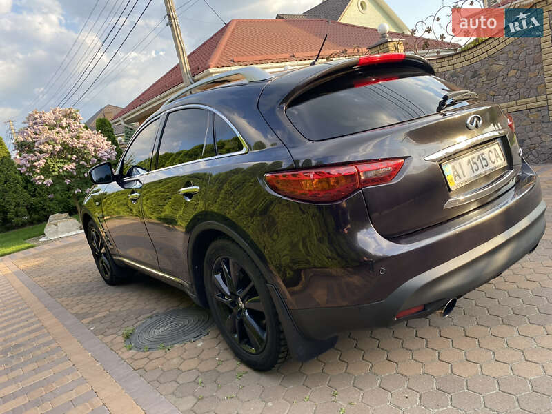 Позашляховик / Кросовер Infiniti QX70 2013 в Києві