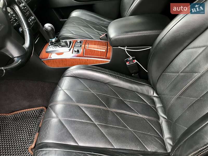 Внедорожник / Кроссовер Infiniti QX70 2013 в Петрове