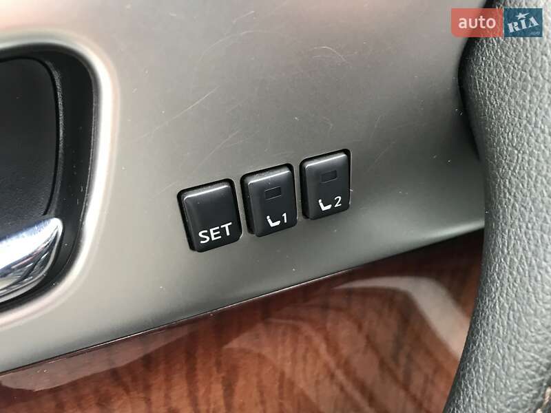 Внедорожник / Кроссовер Infiniti QX70 2013 в Петрове