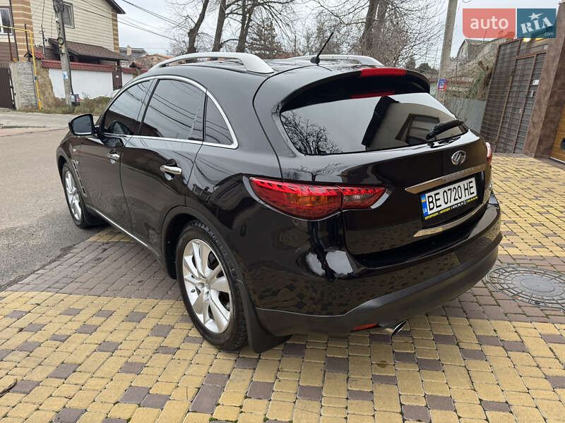 Внедорожник / Кроссовер Infiniti QX70 2013 в Одессе
