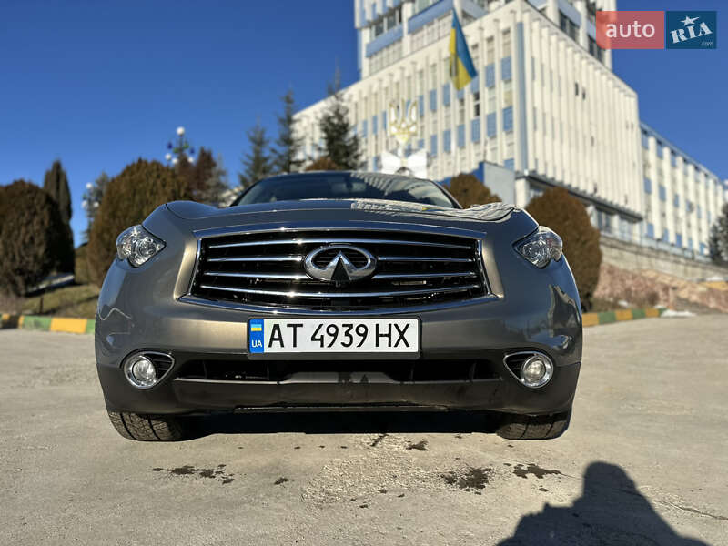 Внедорожник / Кроссовер Infiniti QX70 2014 в Ивано-Франковске