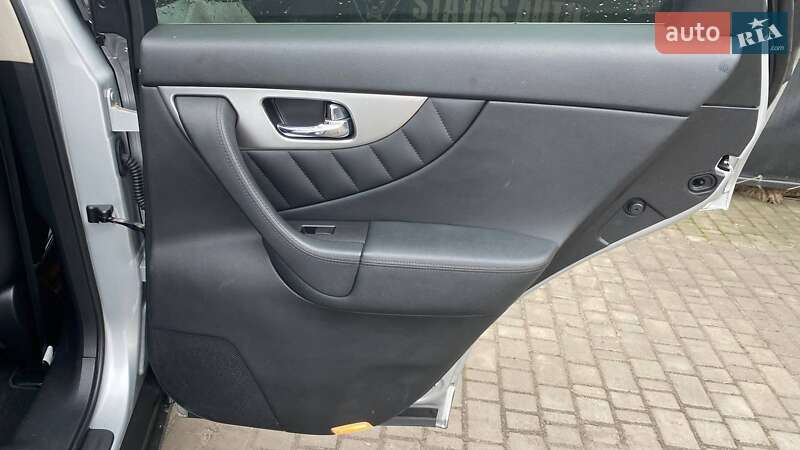 Внедорожник / Кроссовер Infiniti QX70 2014 в Виннице