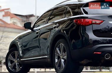 Внедорожник / Кроссовер Infiniti QX70 2015 в Одессе