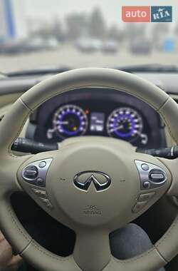 Внедорожник / Кроссовер Infiniti QX70 2014 в Днепре