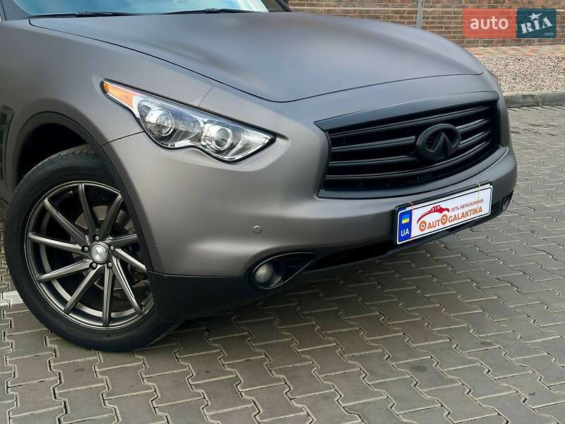 Внедорожник / Кроссовер Infiniti QX70 2015 в Одессе